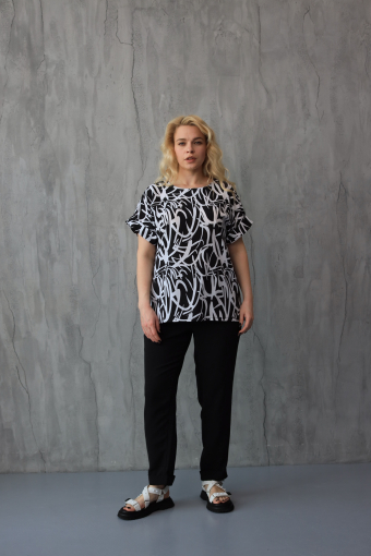 Літній жіночий костюм